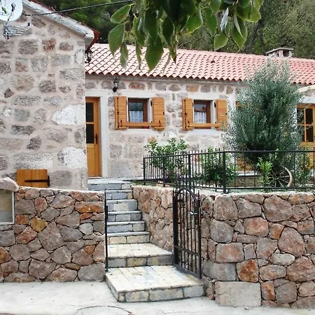 Rustic In Starigrad Croatia With Swimming Pool Villa *